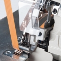  JUKI MO-6714DA/PO 4-nitkowy 2-igłowy overlock z pullerem